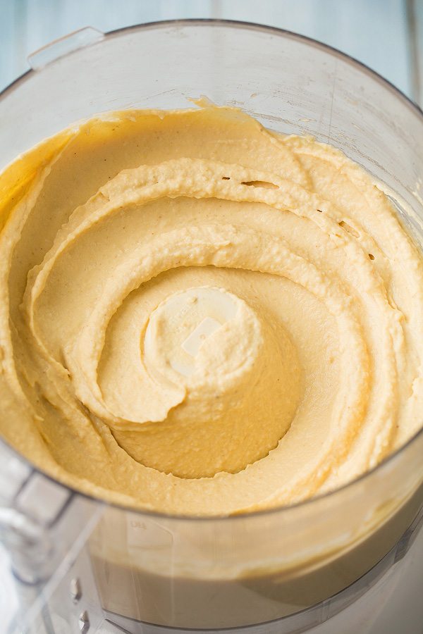 Hummus in food processor.