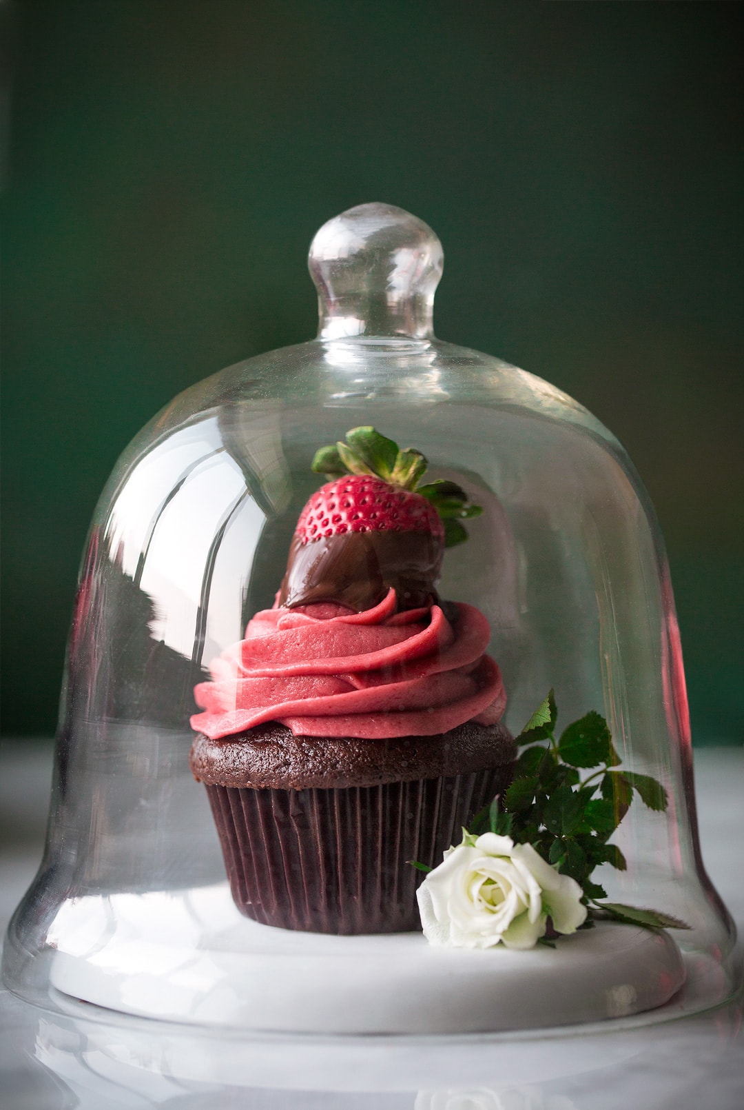 Chocolate Covered Strawberry Cupcakes