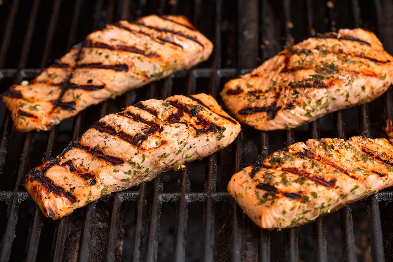 cooking salmon on the grill 