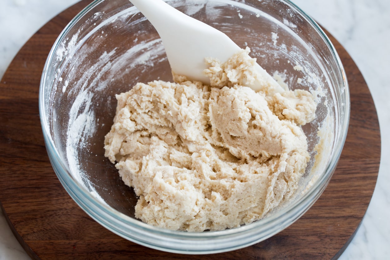biscuit topping mix in glass bowl