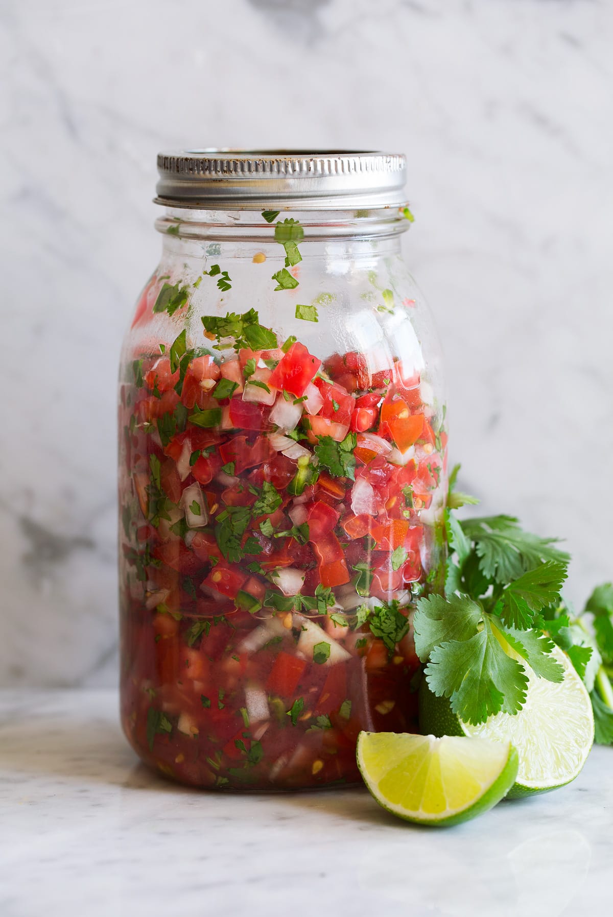 Easy Pico de Gallo! Pico de gallo in a mason jar.