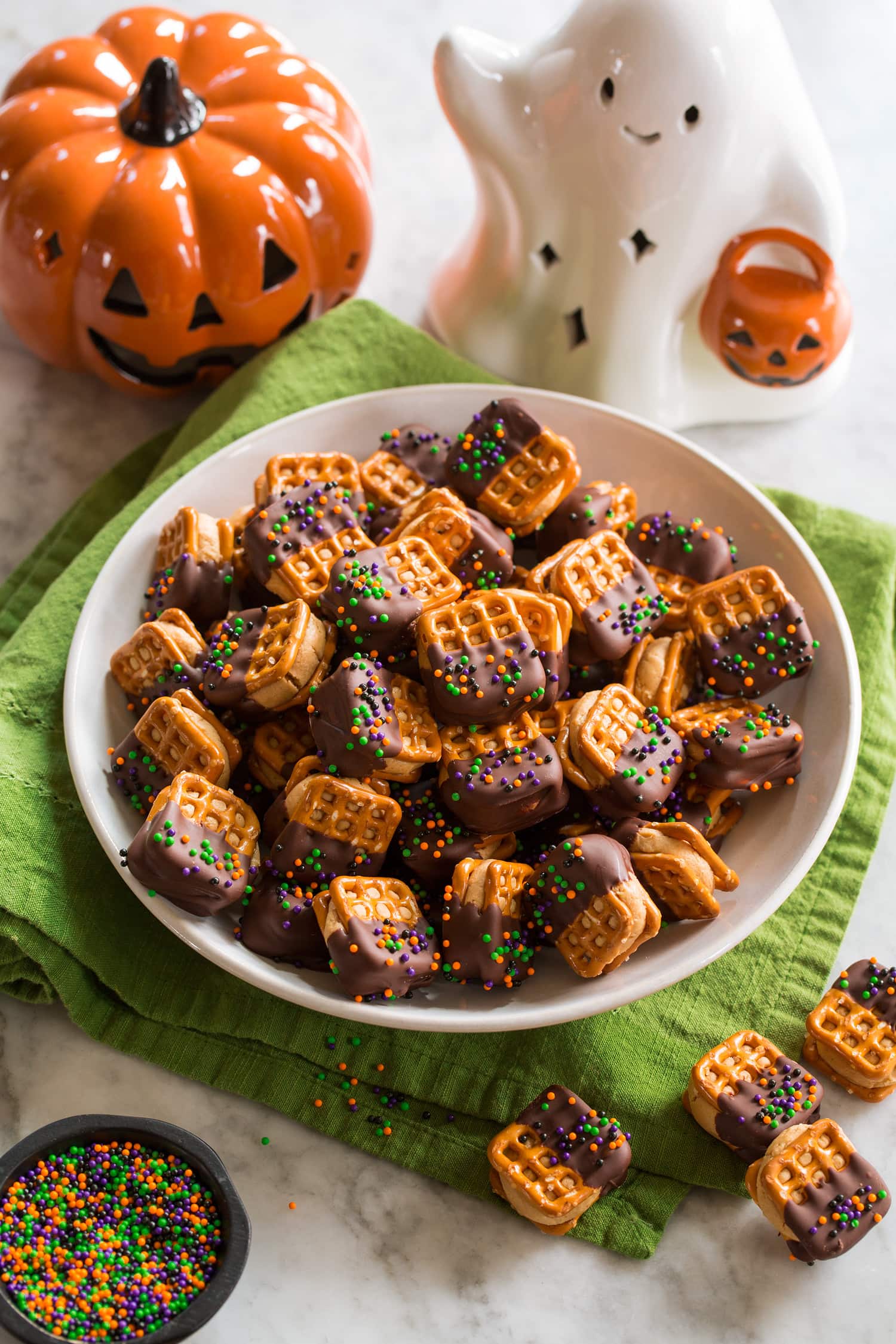 Peanut Butter Pretzel Bites Dark chocolate dipped peanut butter pretzel bites.