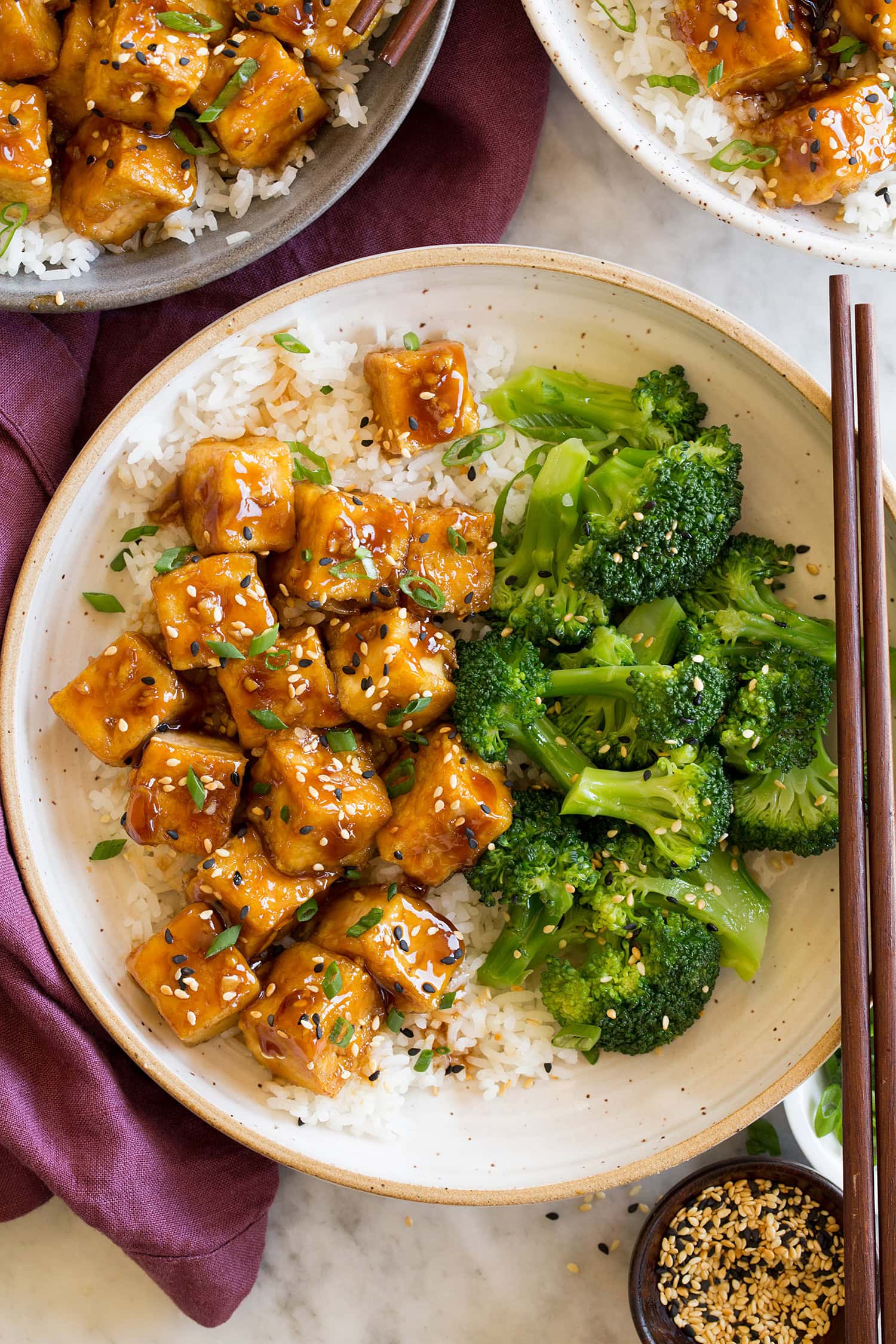Overhead photo of teriyaki tofu.