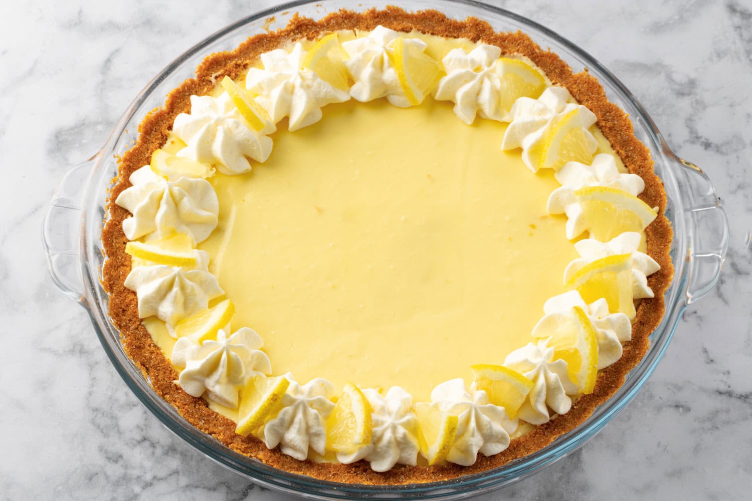 Lemon Icebox Pie Whole lemon icebox pie completed.