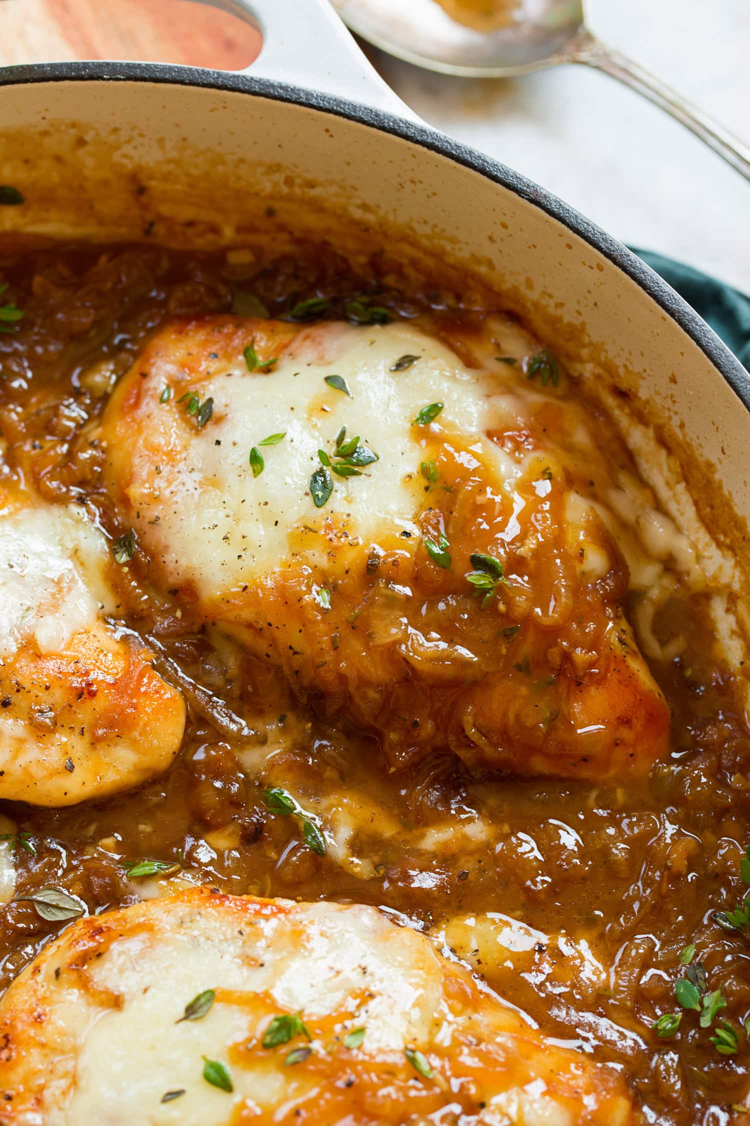 French Onion Chicken Close up photo french onion chicken.